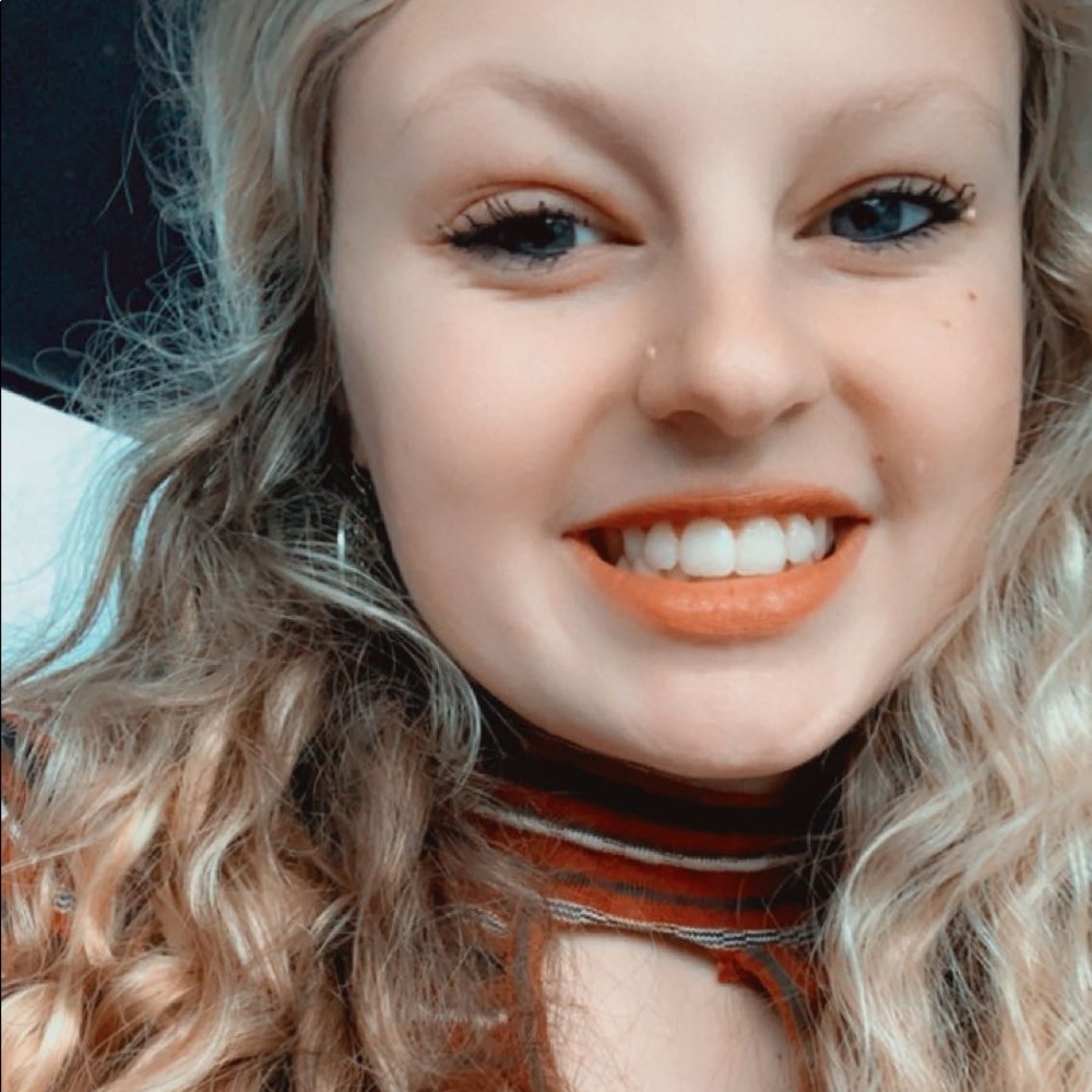 Meet your Posher, Ashley